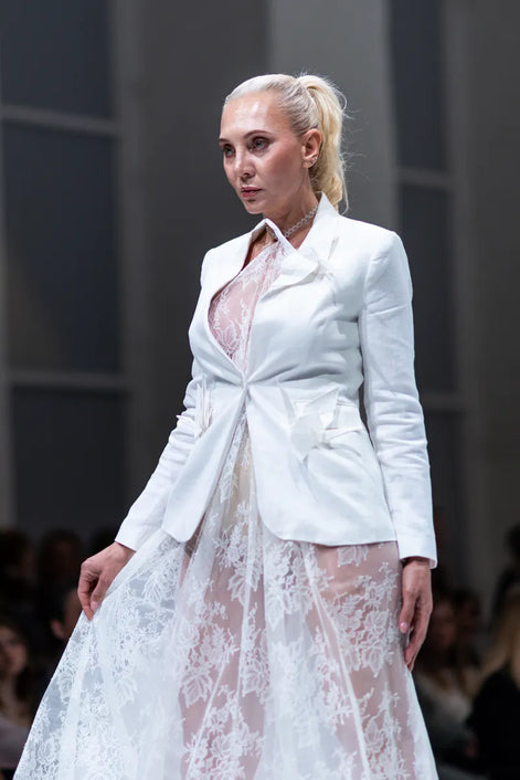 Wing Collection linen blazer