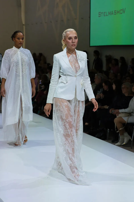 Wing Collection linen blazer