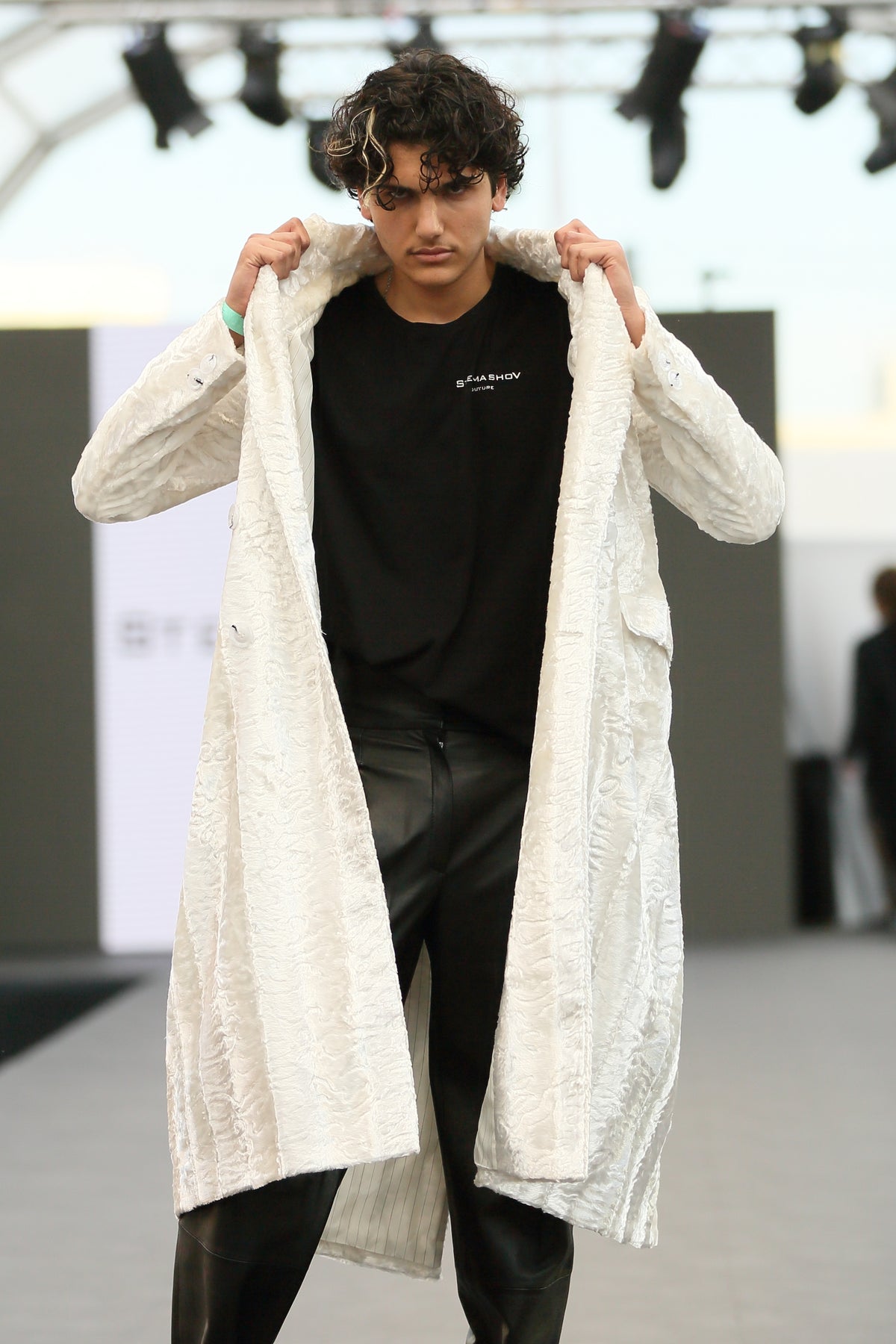 Coat Pearl White
