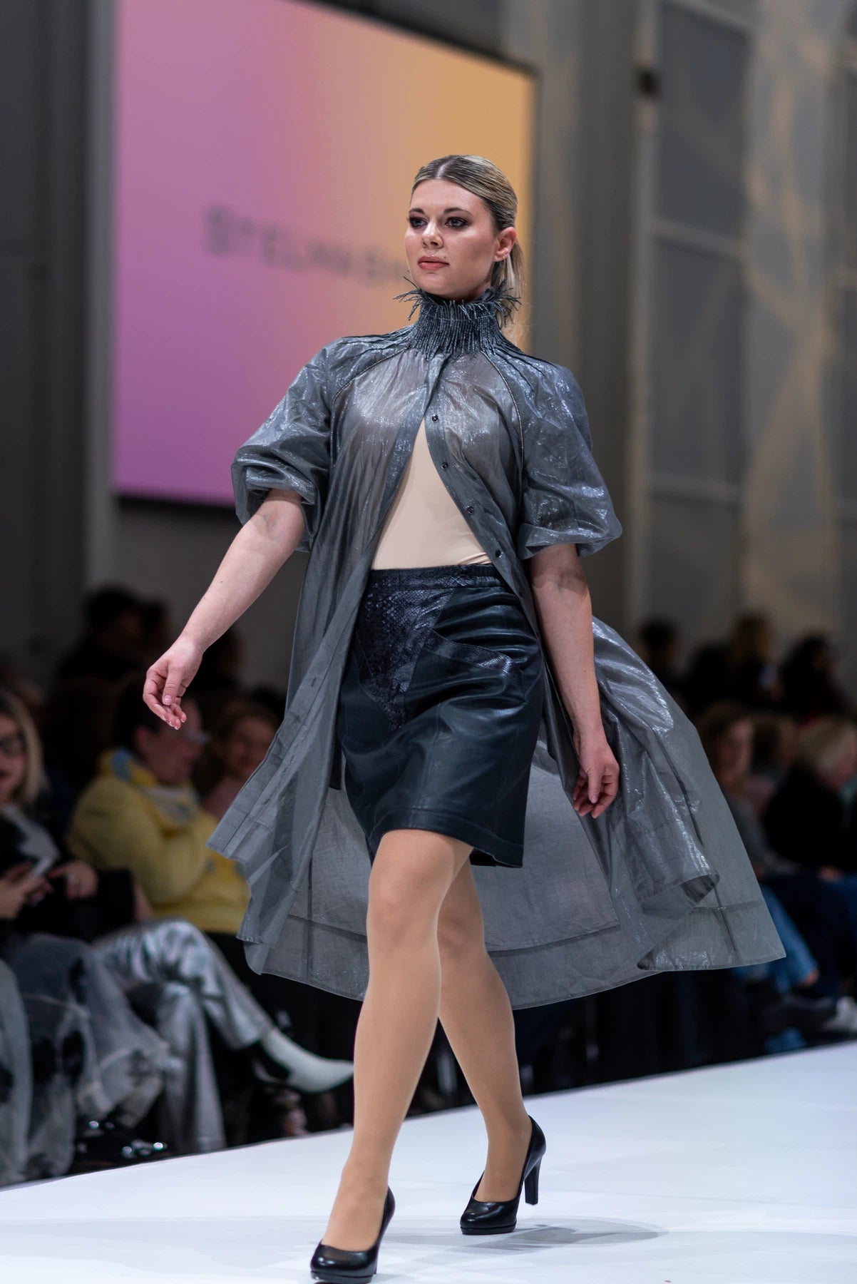 Dress Grau