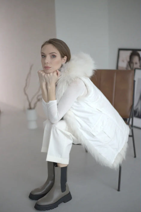 Fur vest White