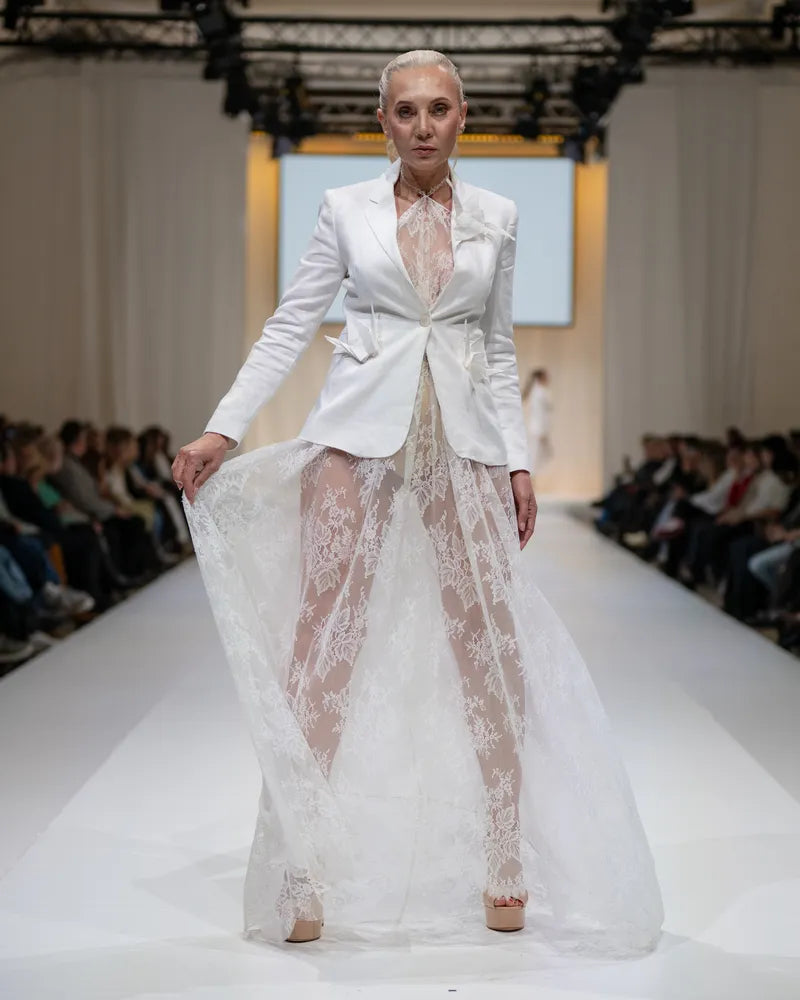 Wing Collection linen blazer