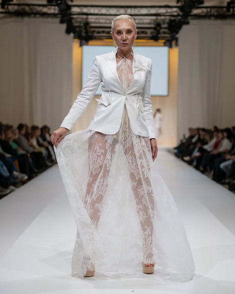 Wing Collection linen blazer