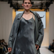Dress Grau