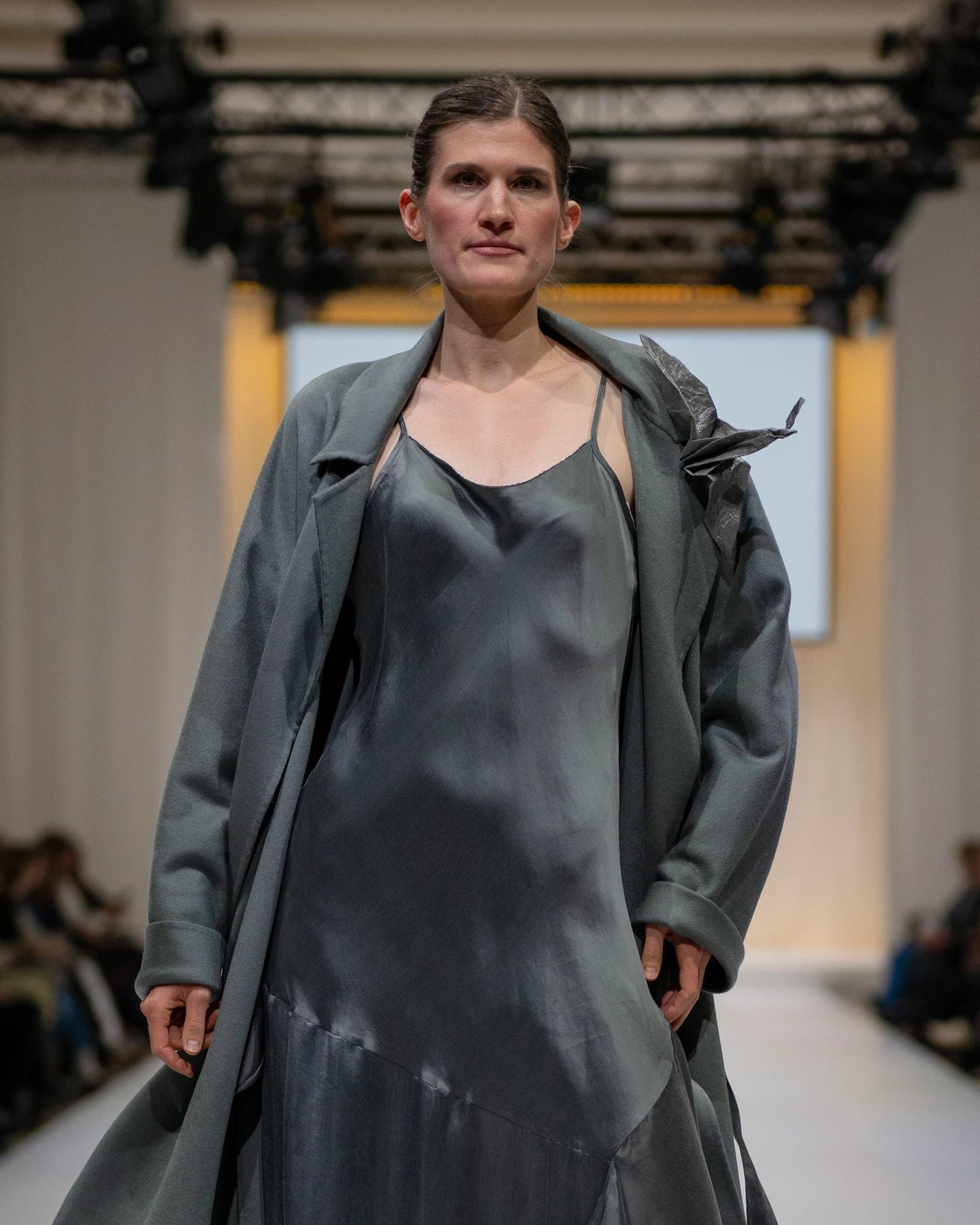 Dress Grau